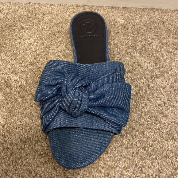 Tory Burch Annabelle bow denim slides. Size 5. - Picture 6 of 13